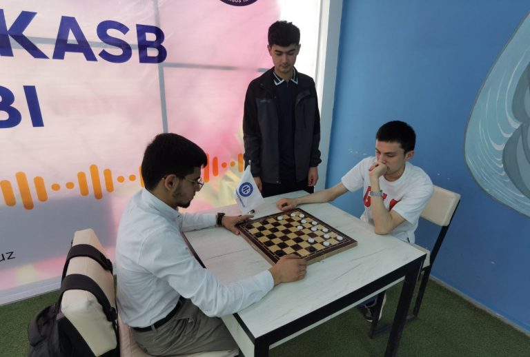 Impuls Medical Institute chess play time