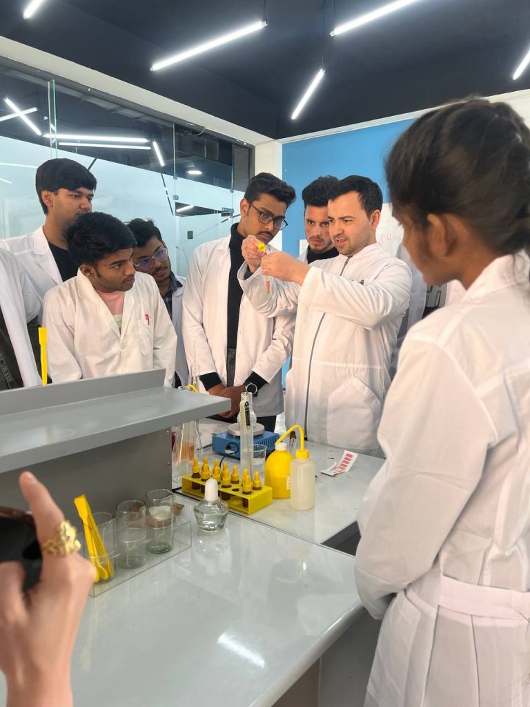 Impuls Medical Institute chemistry practical class