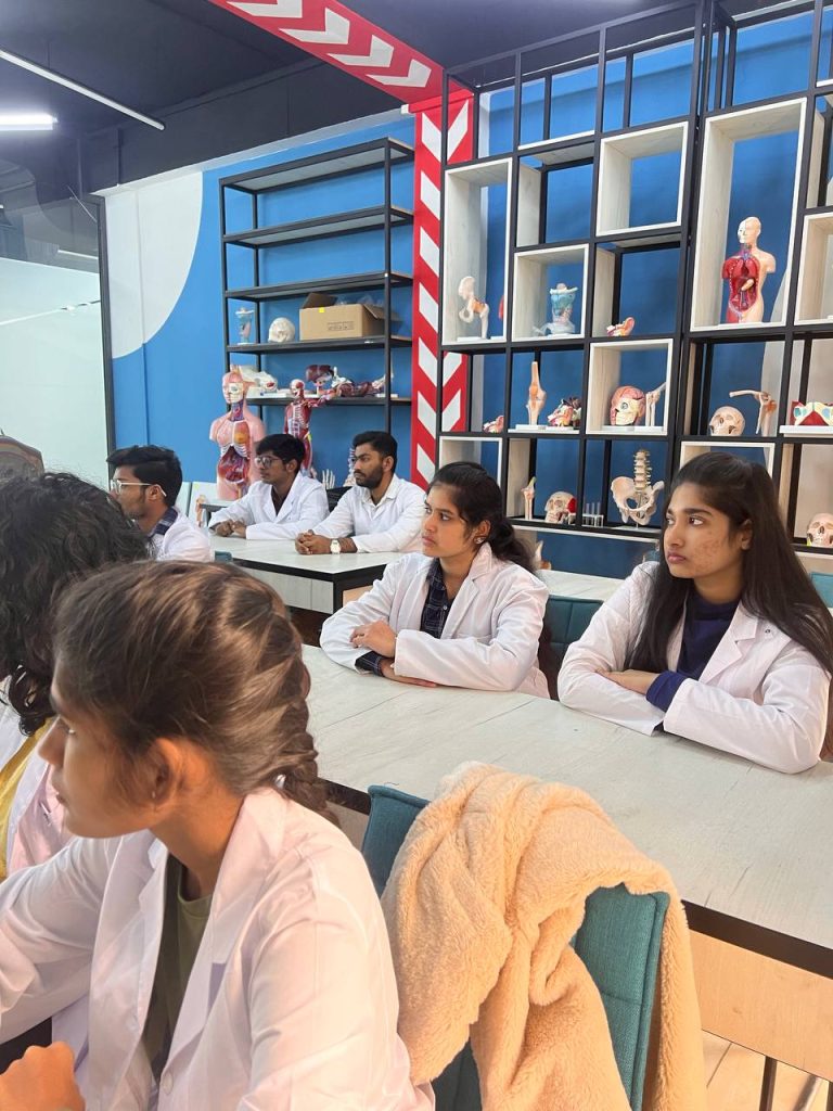 Impuls Medical Institute student biology class 4
