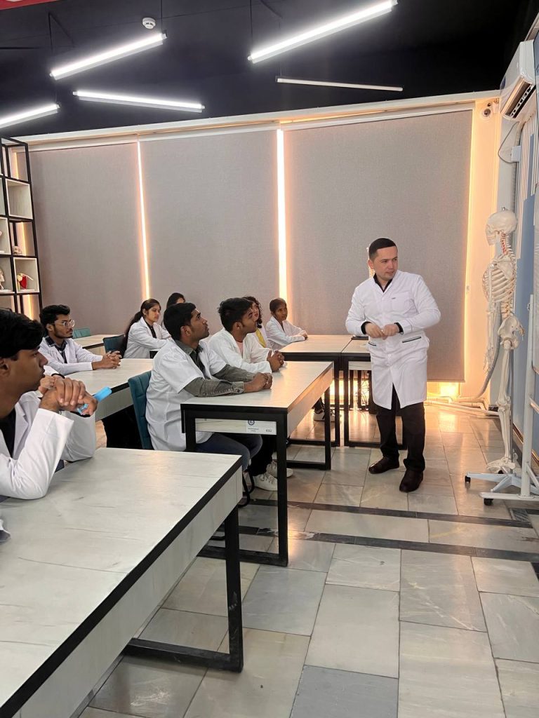 Impuls Medical Institute student biology class 9