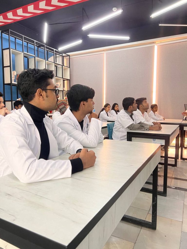 Impuls Medical Institute student biology class 15