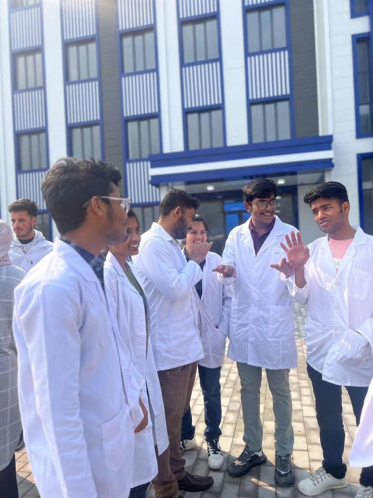 Impuls Medical Institute Student group discussion